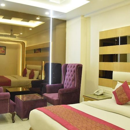 Aman Continental - 2Mins From Railway Station And 5 Mins From Metro Hotel New Delhi Buitenkant foto