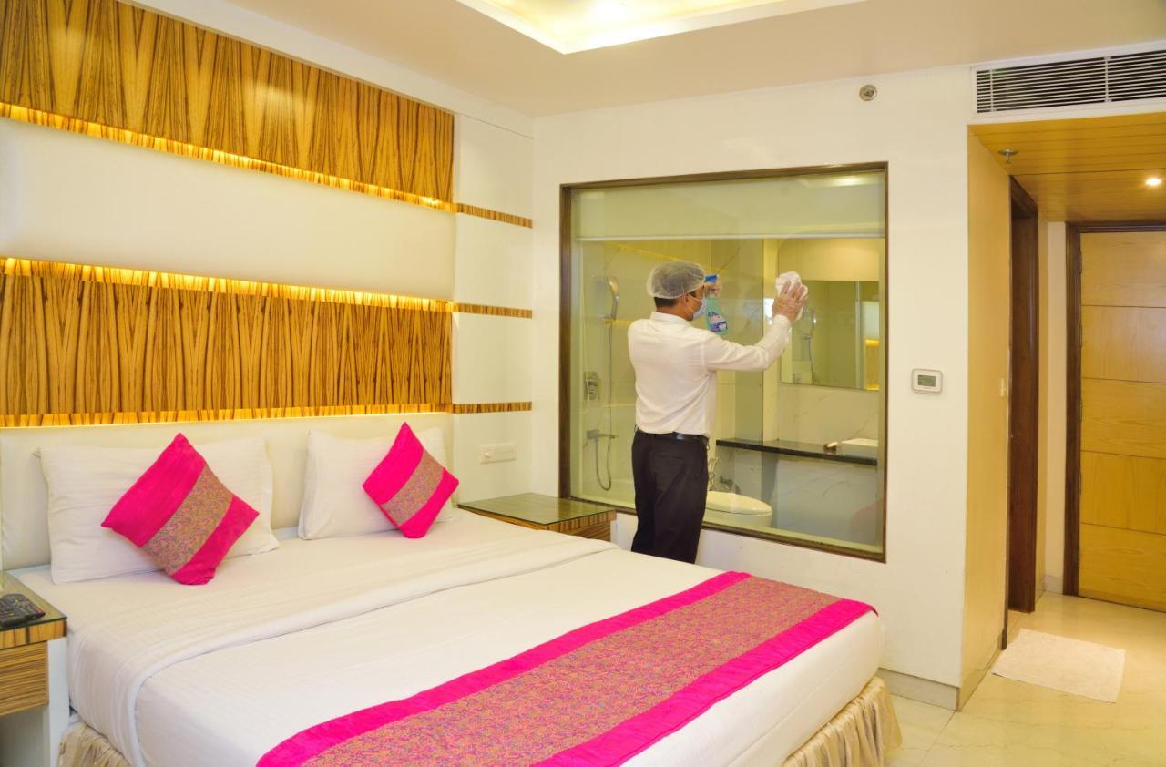 Aman Continental - 2Mins From Railway Station And 5 Mins From Metro Hotel New Delhi Buitenkant foto