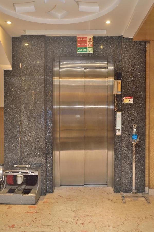 Aman Continental - 2Mins From Railway Station And 5 Mins From Metro Hotel New Delhi Buitenkant foto