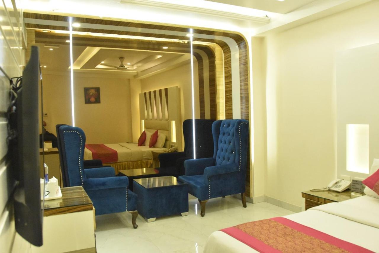 Aman Continental - 2Mins From Railway Station And 5 Mins From Metro Hotel New Delhi Buitenkant foto