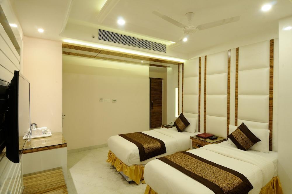 Aman Continental - 2Mins From Railway Station And 5 Mins From Metro Hotel New Delhi Buitenkant foto