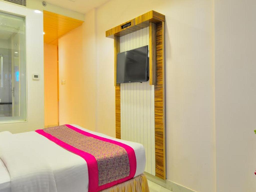 Aman Continental - 2Mins From Railway Station And 5 Mins From Metro Hotel New Delhi Buitenkant foto