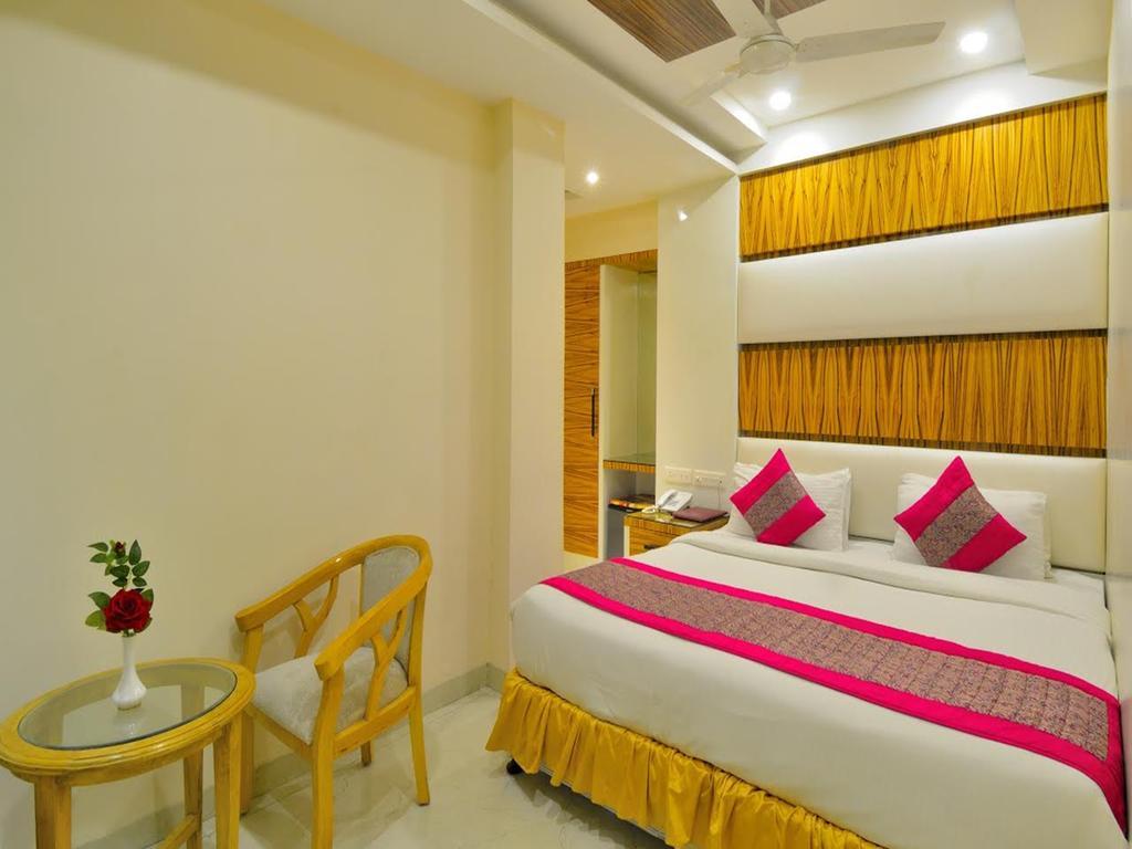 Aman Continental - 2Mins From Railway Station And 5 Mins From Metro Hotel New Delhi Buitenkant foto